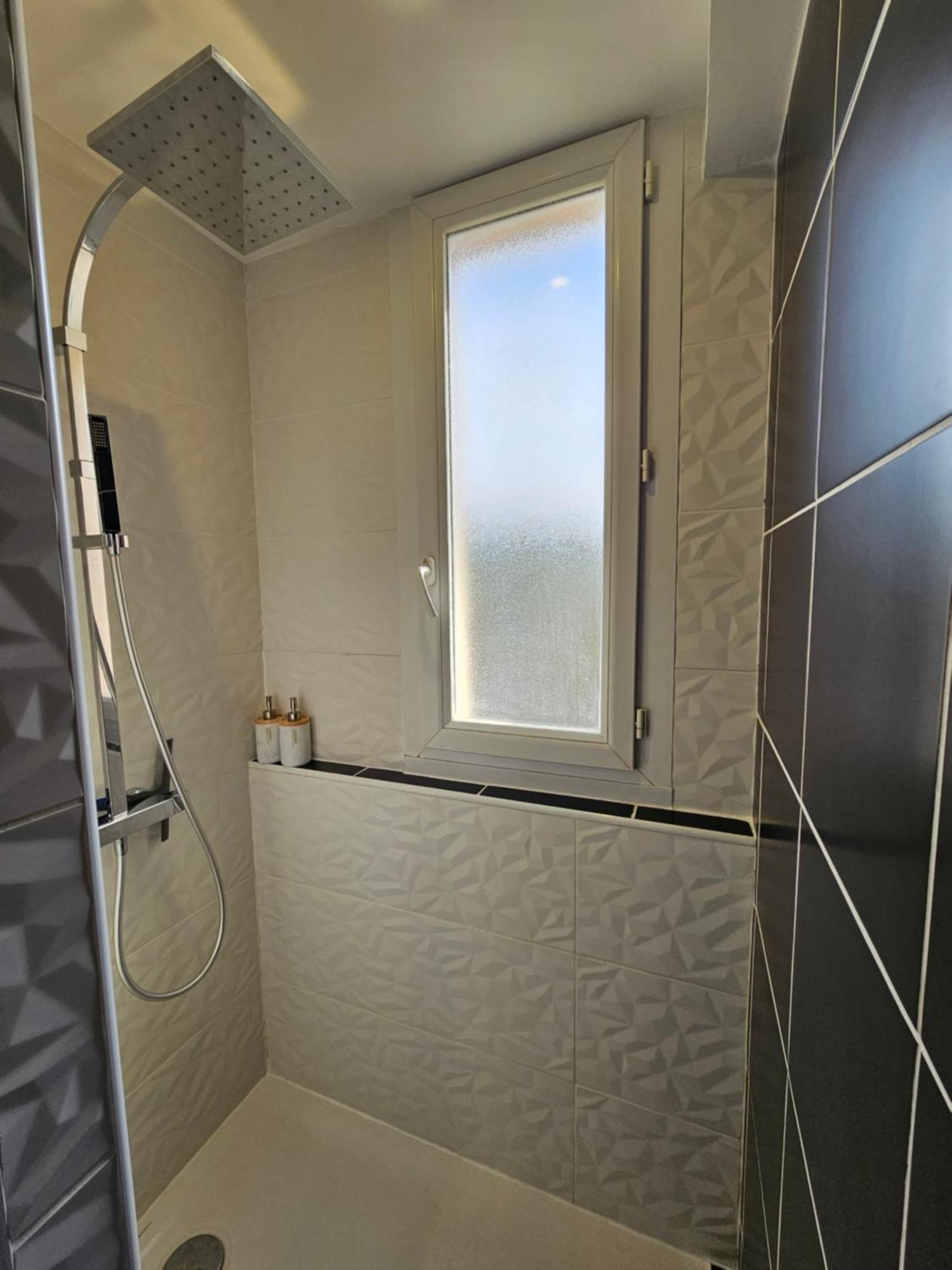 Charmant & Spacieux 3 Chambres - Mm Apartment - Lyon Grand Parilly Vénissieux Eksteriør bilde